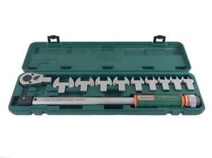 Klucz dynamometryczny 40-200Nm z wymiennymi końcówkami T102001S